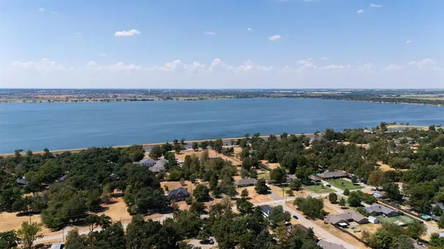 Photo 3 — 2612 N Eagle Lane, Oklahoma City, OK 73127