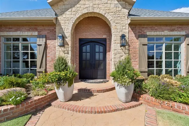Front exterior — 2911 NW 160th Street, Edmond, OK 73013