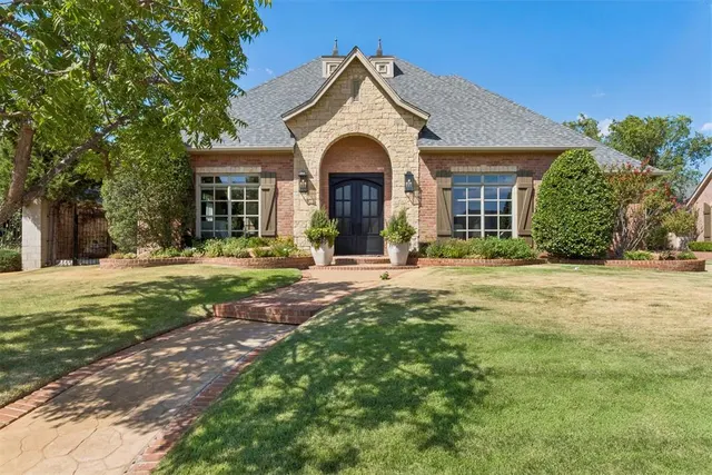 Photo 2 — 2911 NW 160th Street, Edmond, OK 73013