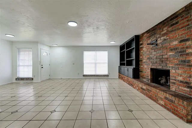 Photo 4 — 528 Westwood Court, Oklahoma City, OK 73127