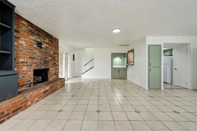 Photo 5 — 528 Westwood Court, Oklahoma City, OK 73127