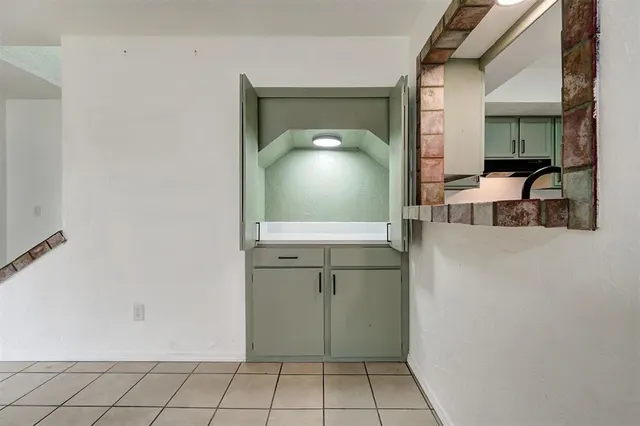 Photo 7 — 528 Westwood Court, Oklahoma City, OK 73127