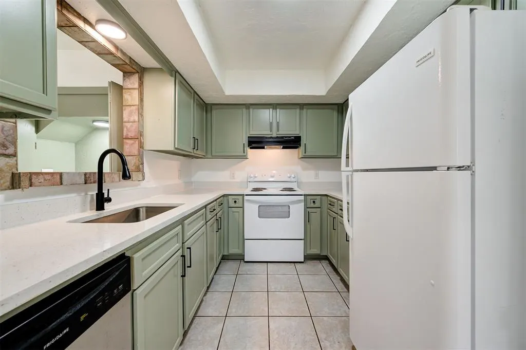 Photo 10 — 528 Westwood Court, Oklahoma City, OK 73127