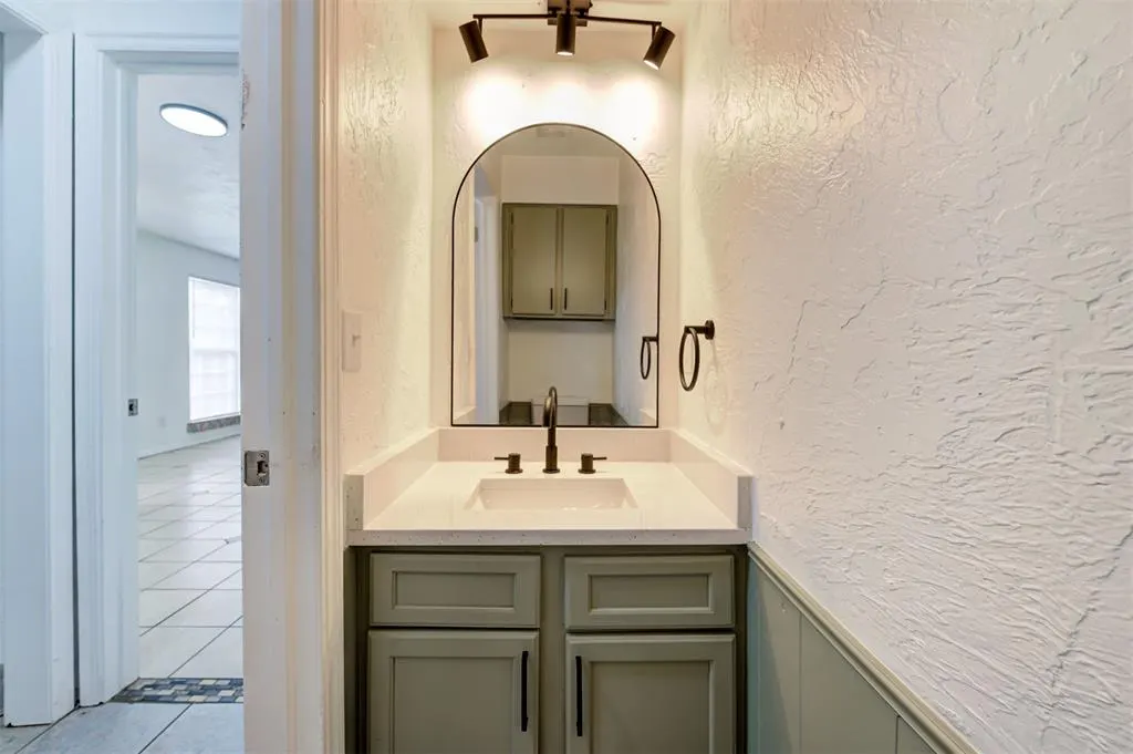 Photo 14 — 528 Westwood Court, Oklahoma City, OK 73127