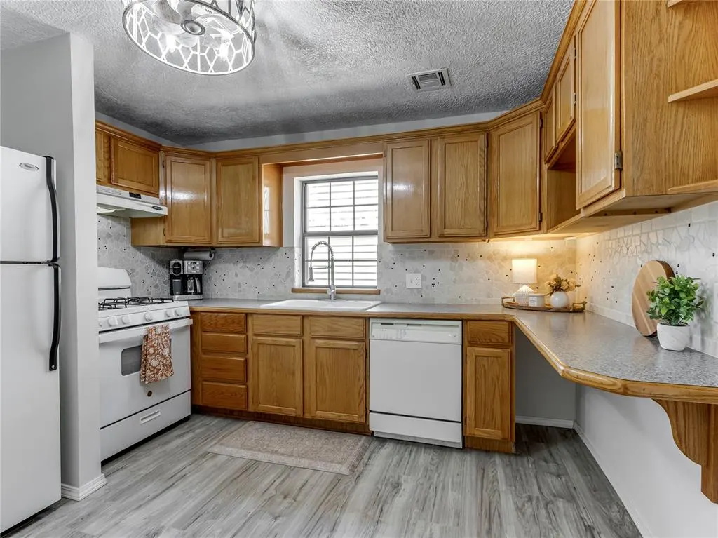 Photo 7 — 4608 N Mueller Avenue, Bethany, OK 73008