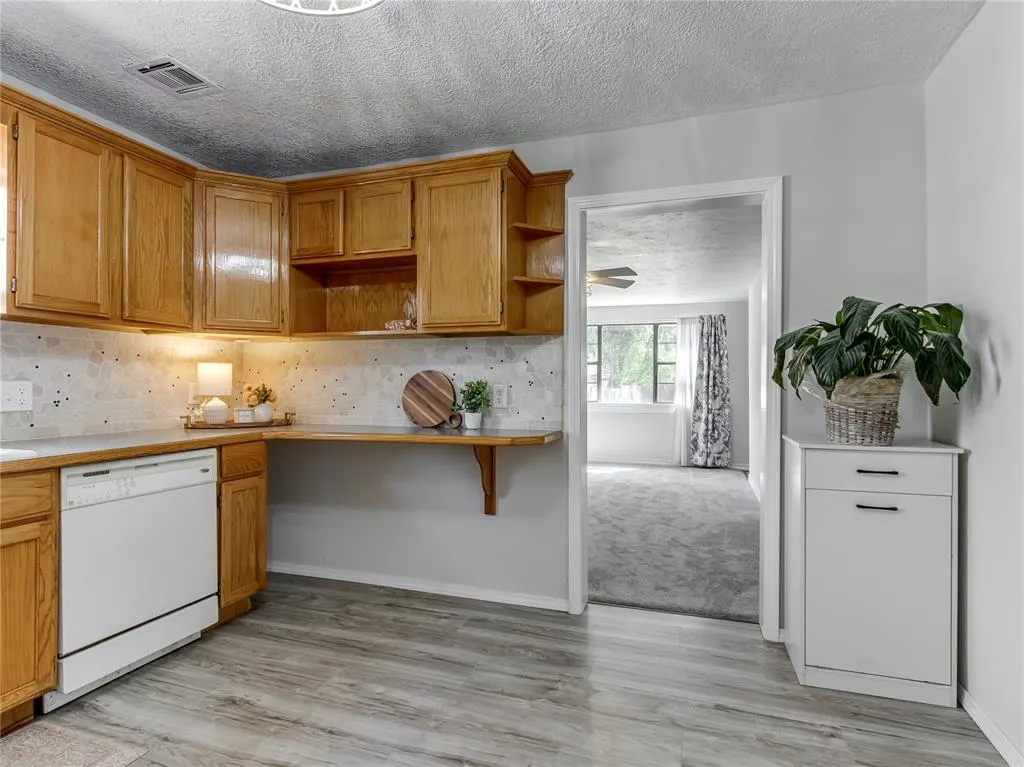 Photo 9 — 4608 N Mueller Avenue, Bethany, OK 73008