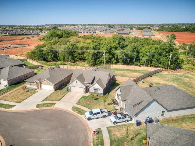 Photo 3 — 14231 Little Falls Lane, Piedmont, OK 73078