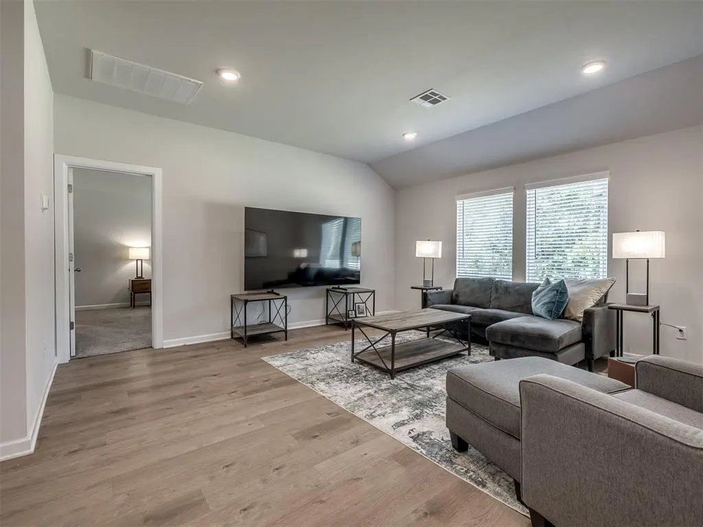 Photo 4 — 14231 Little Falls Lane, Piedmont, OK 73078