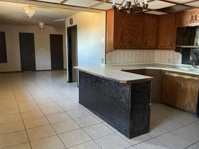 Photo 4 — 631 N 4th, Clinton, OK 73601