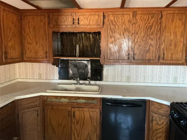 Photo 5 — 631 N 4th, Clinton, OK 73601