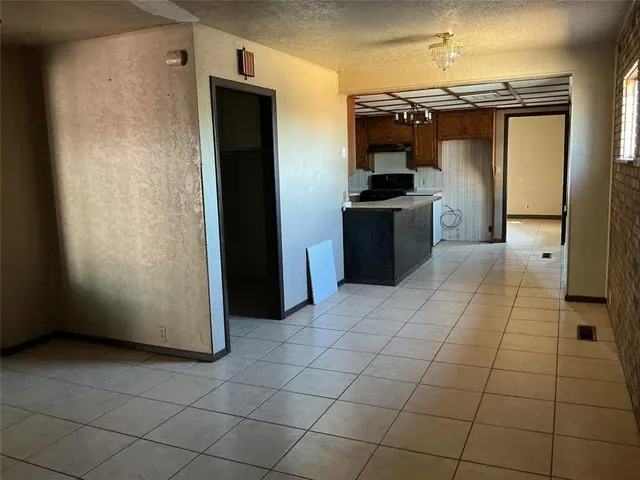 Photo 6 — 631 N 4th, Clinton, OK 73601