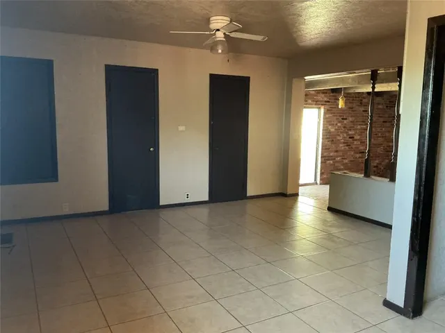 Photo 7 — 631 N 4th, Clinton, OK 73601