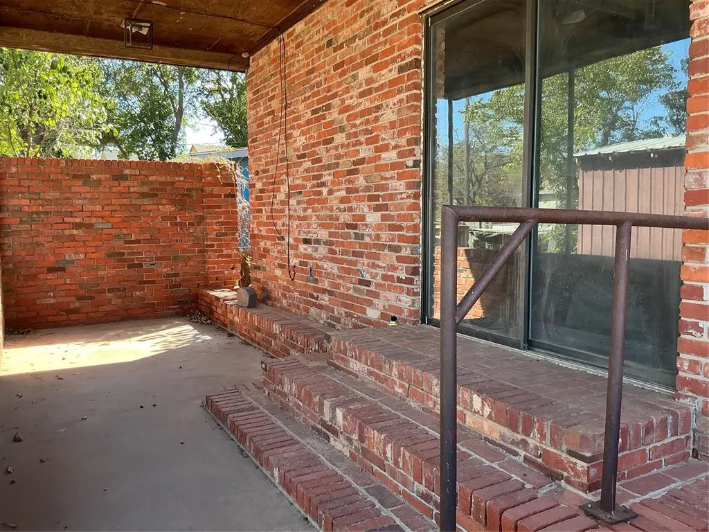 Photo 14 — 631 N 4th, Clinton, OK 73601