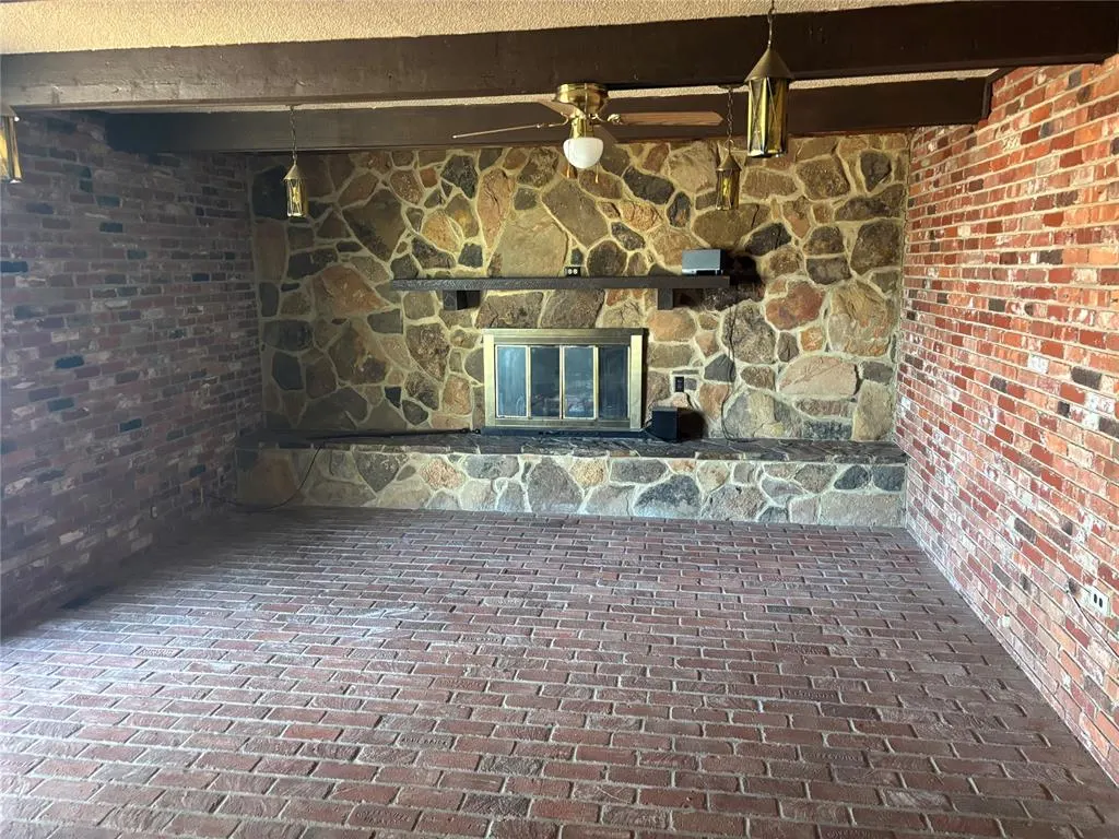 Photo 9 — 631 N 4th, Clinton, OK 73601