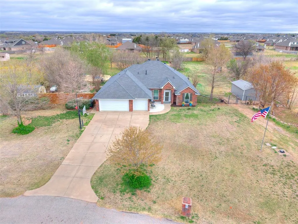 Photo 5 — 4949 Penn Place Place, Edmond, OK 73025