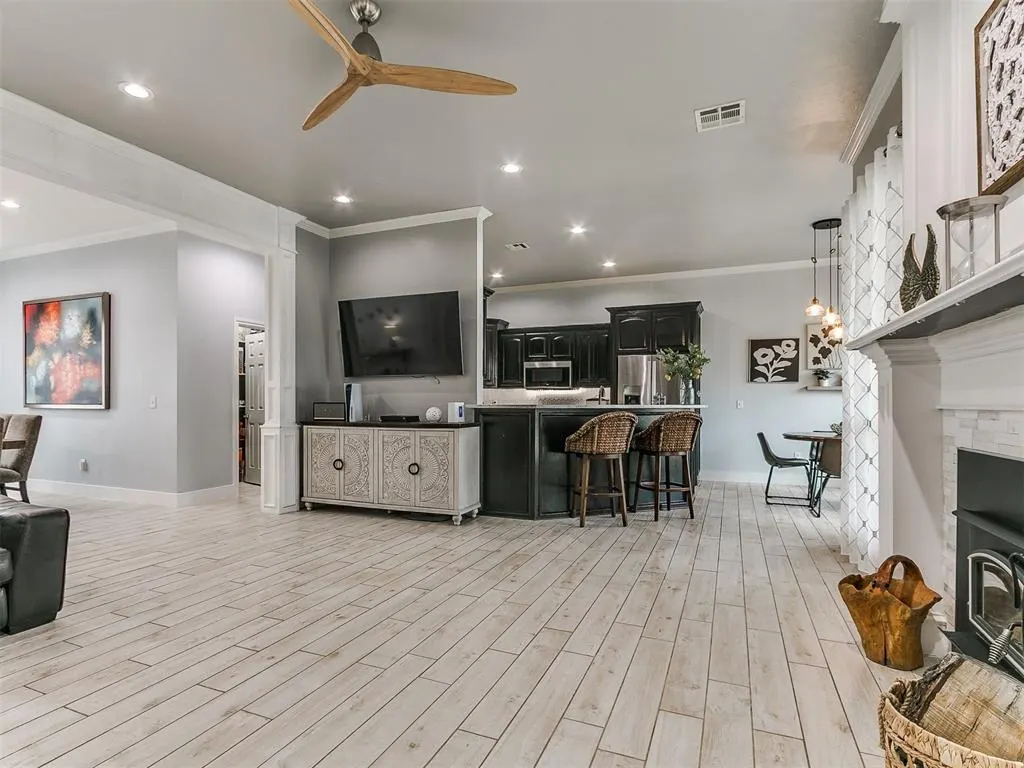 Photo 12 — 4949 Penn Place Place, Edmond, OK 73025