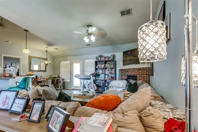 Photo 3 — 516 S Castle Ridge Lane, Mustang, OK 73064