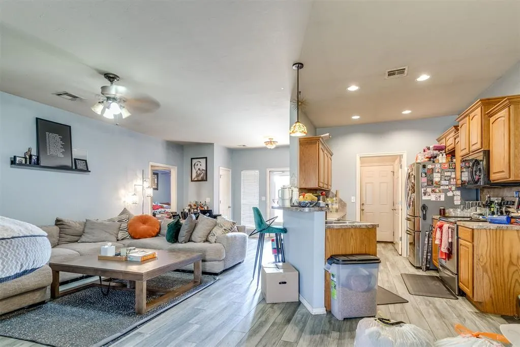 Photo 5 — 516 S Castle Ridge Lane, Mustang, OK 73064