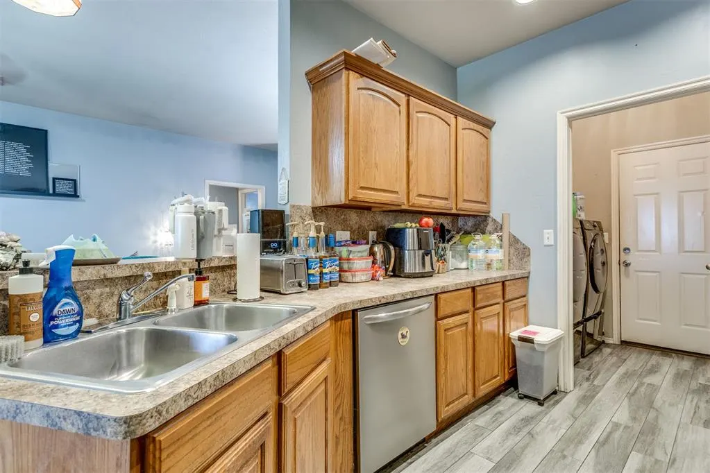 Photo 8 — 516 S Castle Ridge Lane, Mustang, OK 73064
