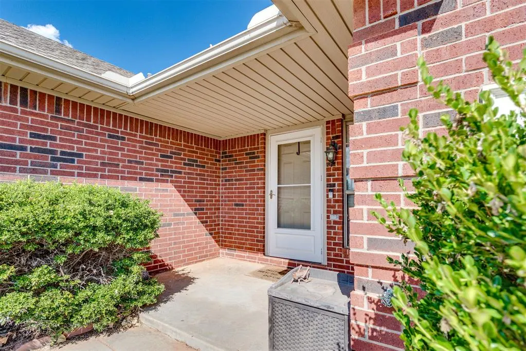 Photo 24 — 516 S Castle Ridge Lane, Mustang, OK 73064