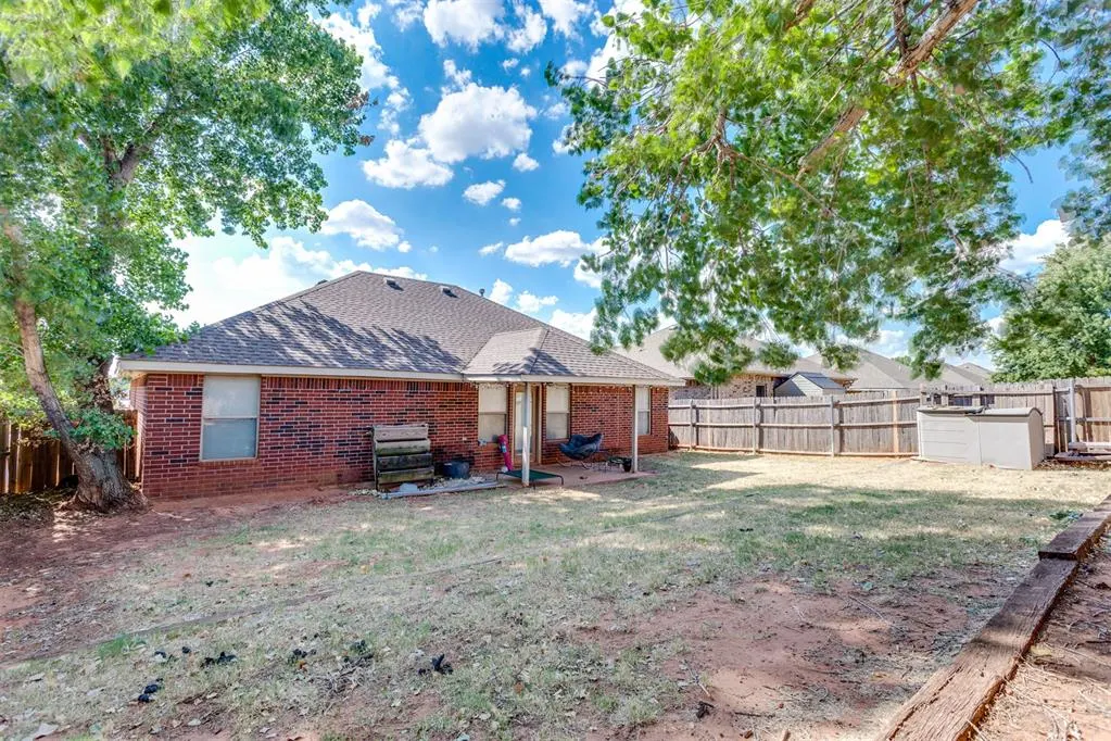 Photo 27 — 516 S Castle Ridge Lane, Mustang, OK 73064