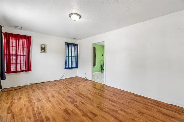 Photo 4 — 1920 Miramar Boulevard, Oklahoma City, OK 73111