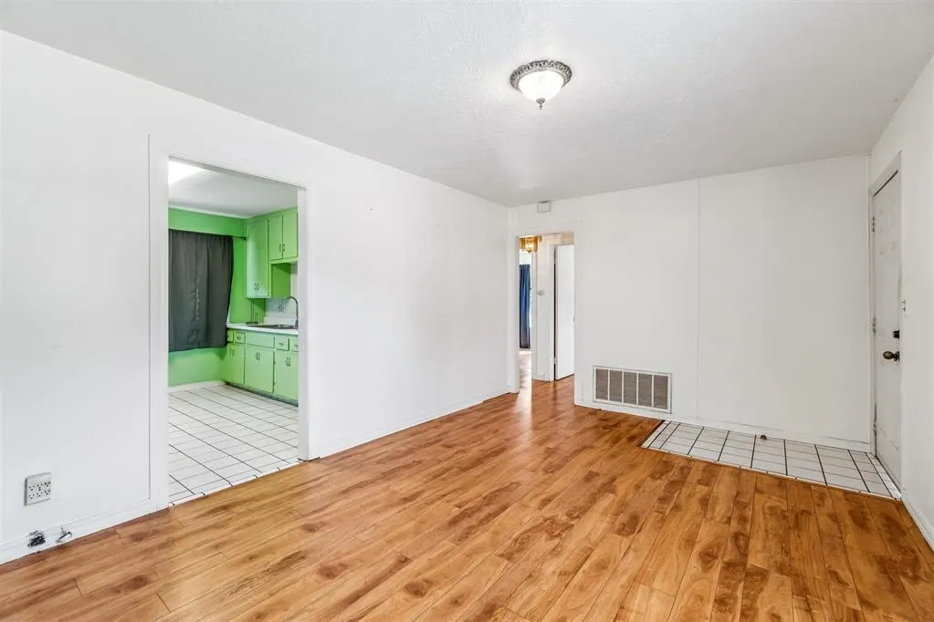 Photo 5 — 1920 Miramar Boulevard, Oklahoma City, OK 73111