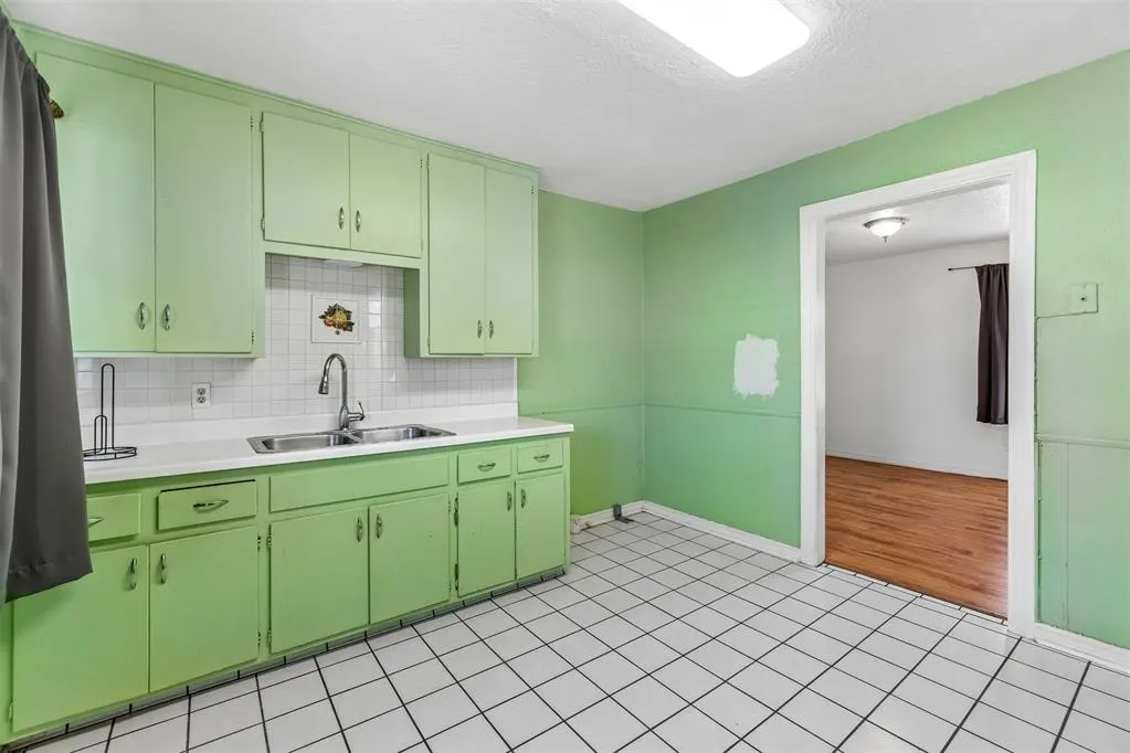 Photo 11 — 1920 Miramar Boulevard, Oklahoma City, OK 73111
