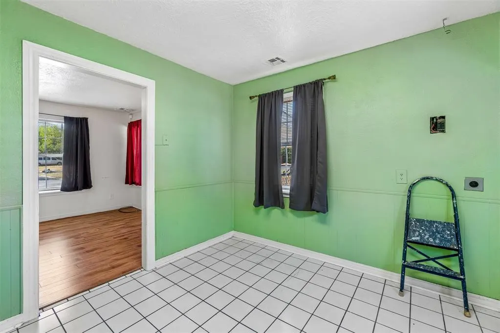 Photo 12 — 1920 Miramar Boulevard, Oklahoma City, OK 73111