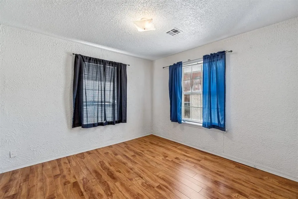 Photo 14 — 1920 Miramar Boulevard, Oklahoma City, OK 73111