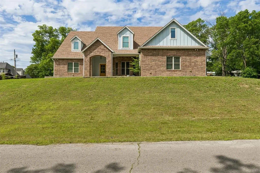 Front exterior — 551 W 9th Avenue, Bristow, OK 74010