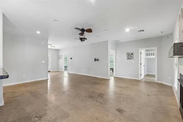 Photo 8 — 551 W 9th Avenue, Bristow, OK 74010