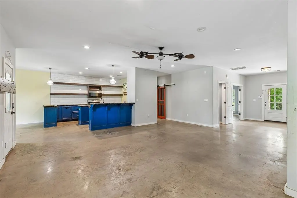 Photo 9 — 551 W 9th Avenue, Bristow, OK 74010