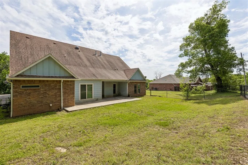 Photo 48 — 551 W 9th Avenue, Bristow, OK 74010