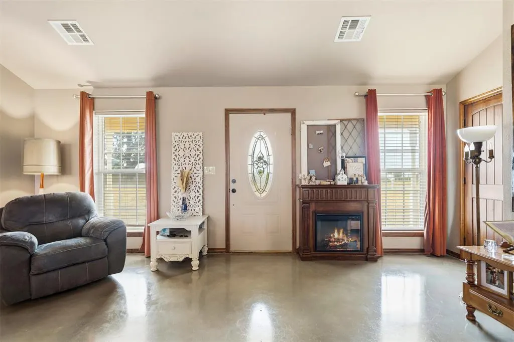Photo 7 — 5048 Fairview Road, Davis, OK 73030
