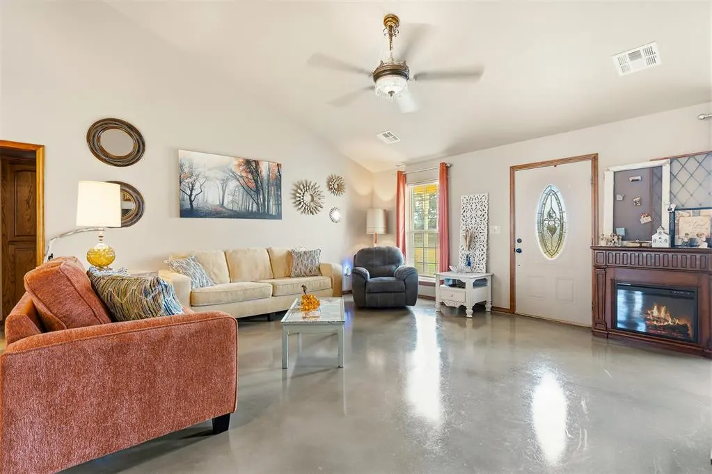 Photo 10 — 5048 Fairview Road, Davis, OK 73030