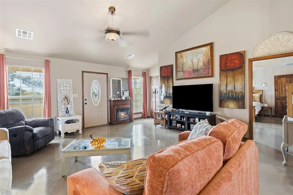 Photo 11 — 5048 Fairview Road, Davis, OK 73030