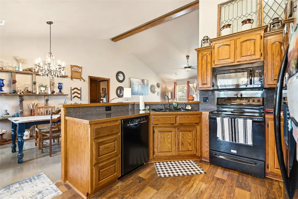 Photo 17 — 5048 Fairview Road, Davis, OK 73030