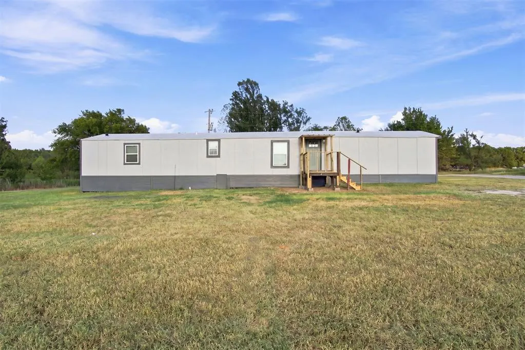 Photo 2 — 333144 E 1066 Road, McLoud, OK 74851