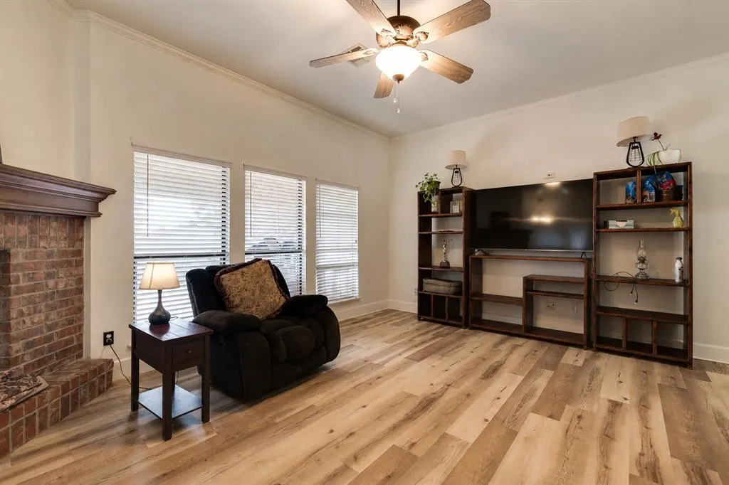 Photo 4 — 16320 Old Elm Lane, Edmond, OK 73013