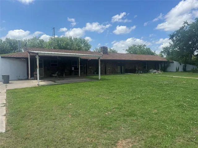 Photo 2 — 17801 NE 27th Street, Harrah, OK 73045