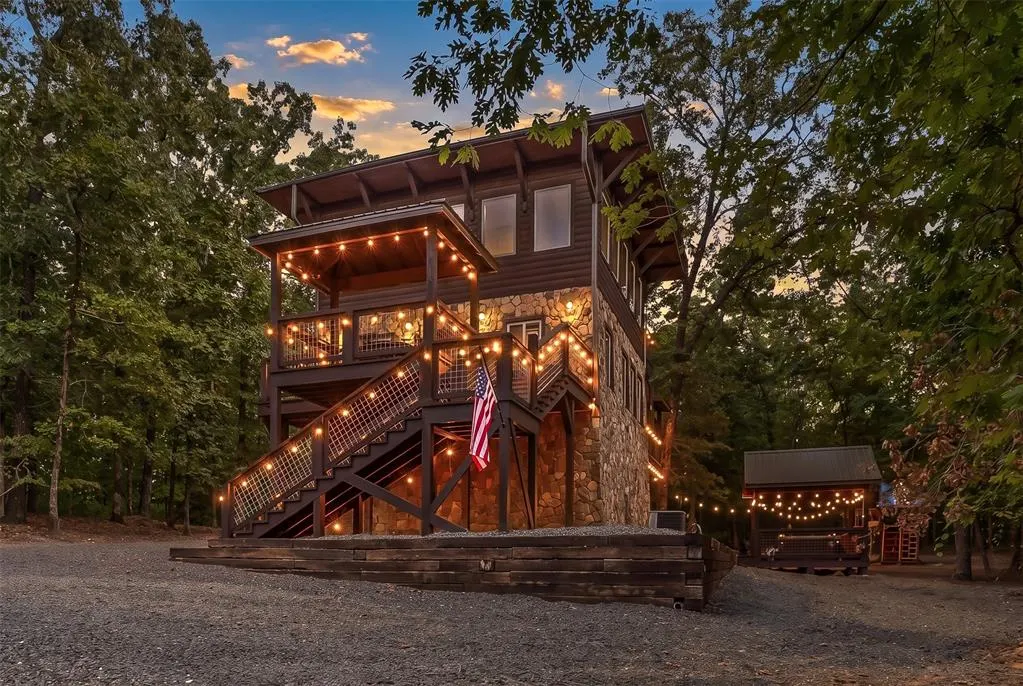 Photo 2 — 538 N State Highway 259A, Broken Bow, OK 74728
