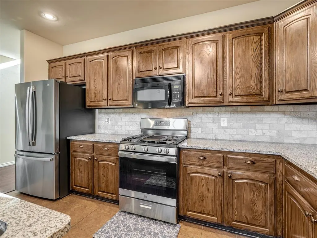 Photo 11 — 10413 Westover Avenue, Oklahoma City, OK 73162