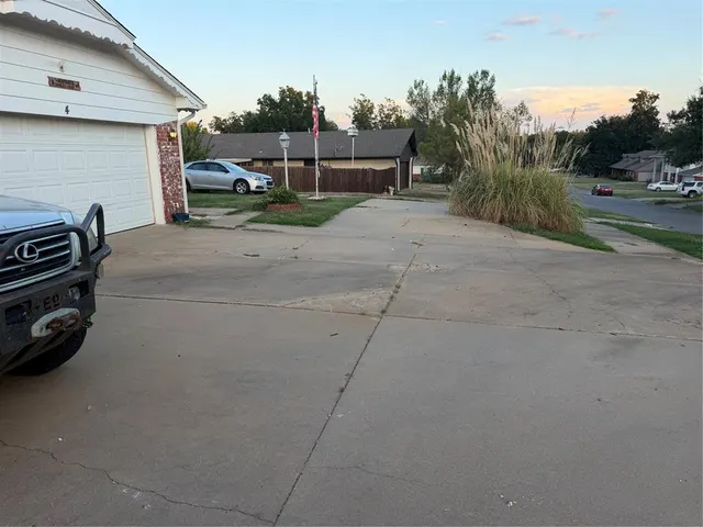 Photo 5 — 4 Cherokee Street, Shawnee, OK 74801