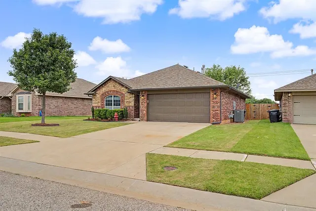 Photo 2 — 4409 Boardwalk Avenue, Oklahoma City, OK 73160