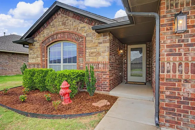 Photo 4 — 4409 Boardwalk Avenue, Oklahoma City, OK 73160