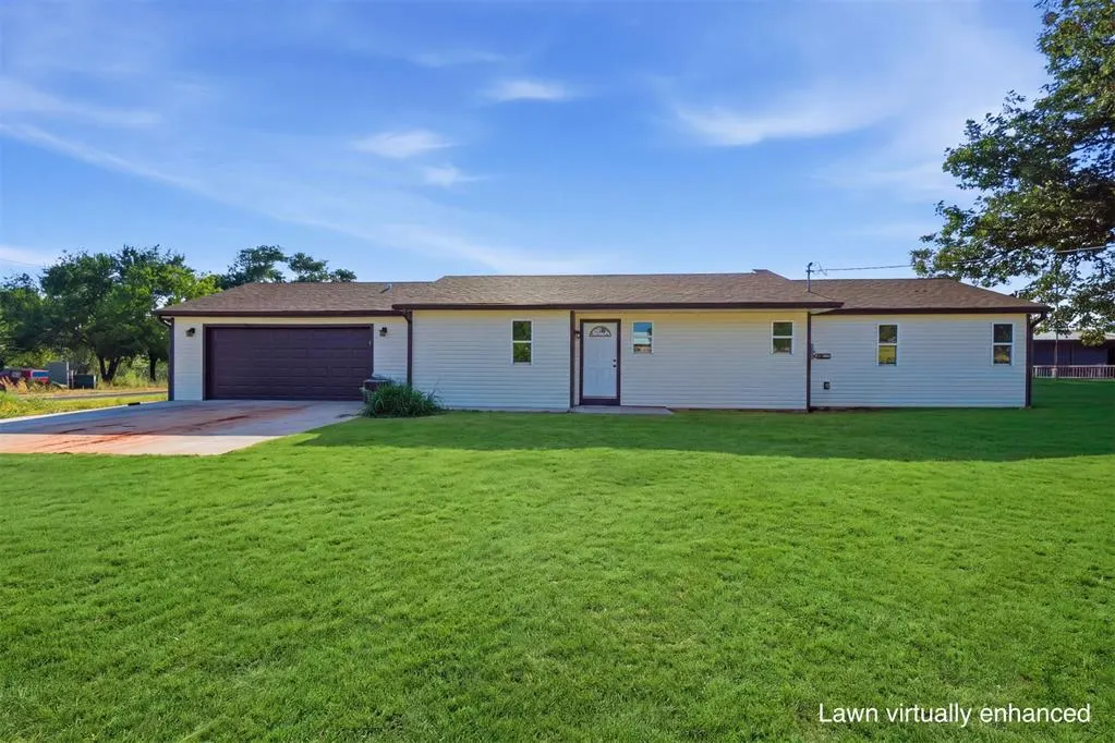 Photo 3 — 801 N Terrace Avenue, Sayre, OK 73662