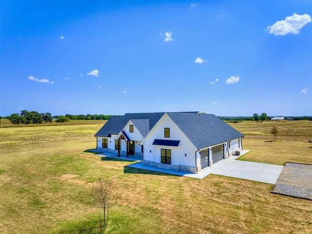 Photo 4 — 1598 Meridian Road, Ardmore, OK 73401