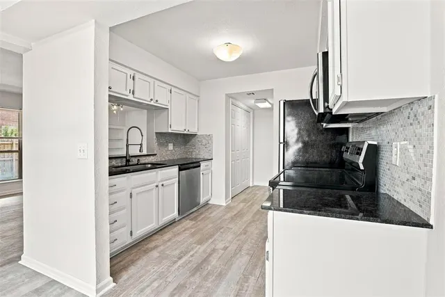 Photo 7 — 11423 Springhollow Road 1204, Oklahoma City, OK 73120