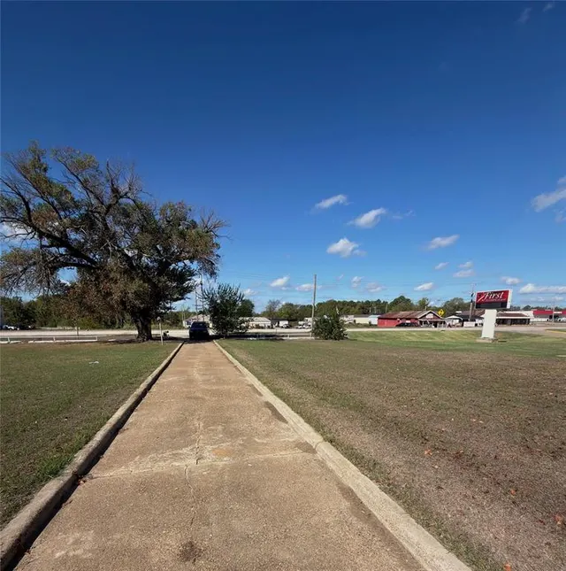 Photo 4 — 0 S Park Drive, Broken Bow, OK 74728